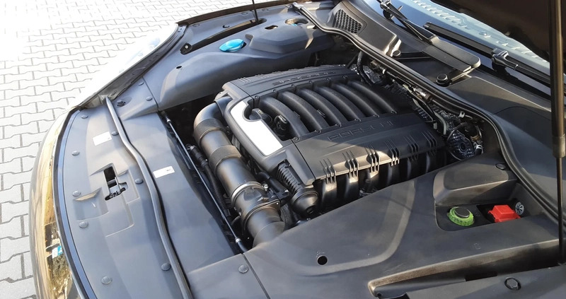 Porsche Cayenne cena 157000 przebieg: 131000, rok produkcji 2017 z Kraków małe 277